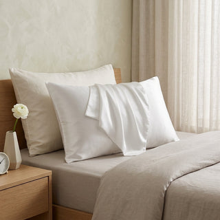 Pure Silk Pillowcase With Temperature Regulating Design And Hidden Zipper | Riley