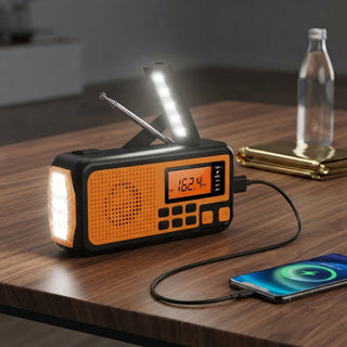 Emergency Radio With Hand Crank And Solar Power Bank And LED Flashlight | Underwood
