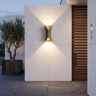 Sleek Curved Outdoor Wall Lamp | Halo