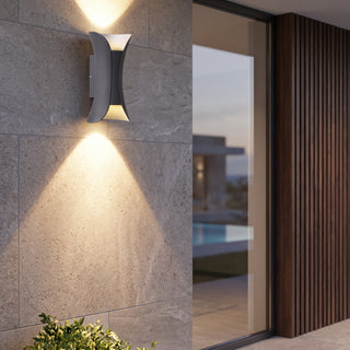 Sleek Curved Outdoor Wall Lamp | Halo