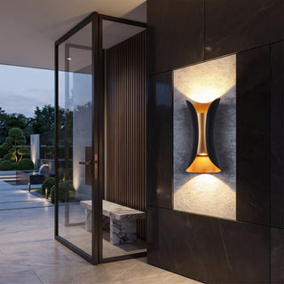 Sleek Curved Outdoor Wall Lamp | Halo