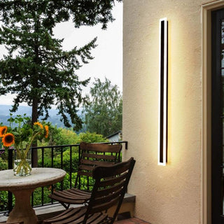 Minimalist Linear Outdoor Wall Lamp | Lumo