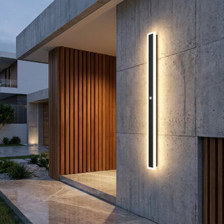 Minimalist Linear Outdoor Wall Lamp | Lumo